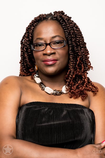 Paparazzi In Good Glazes - Black, Blue or Peach Set