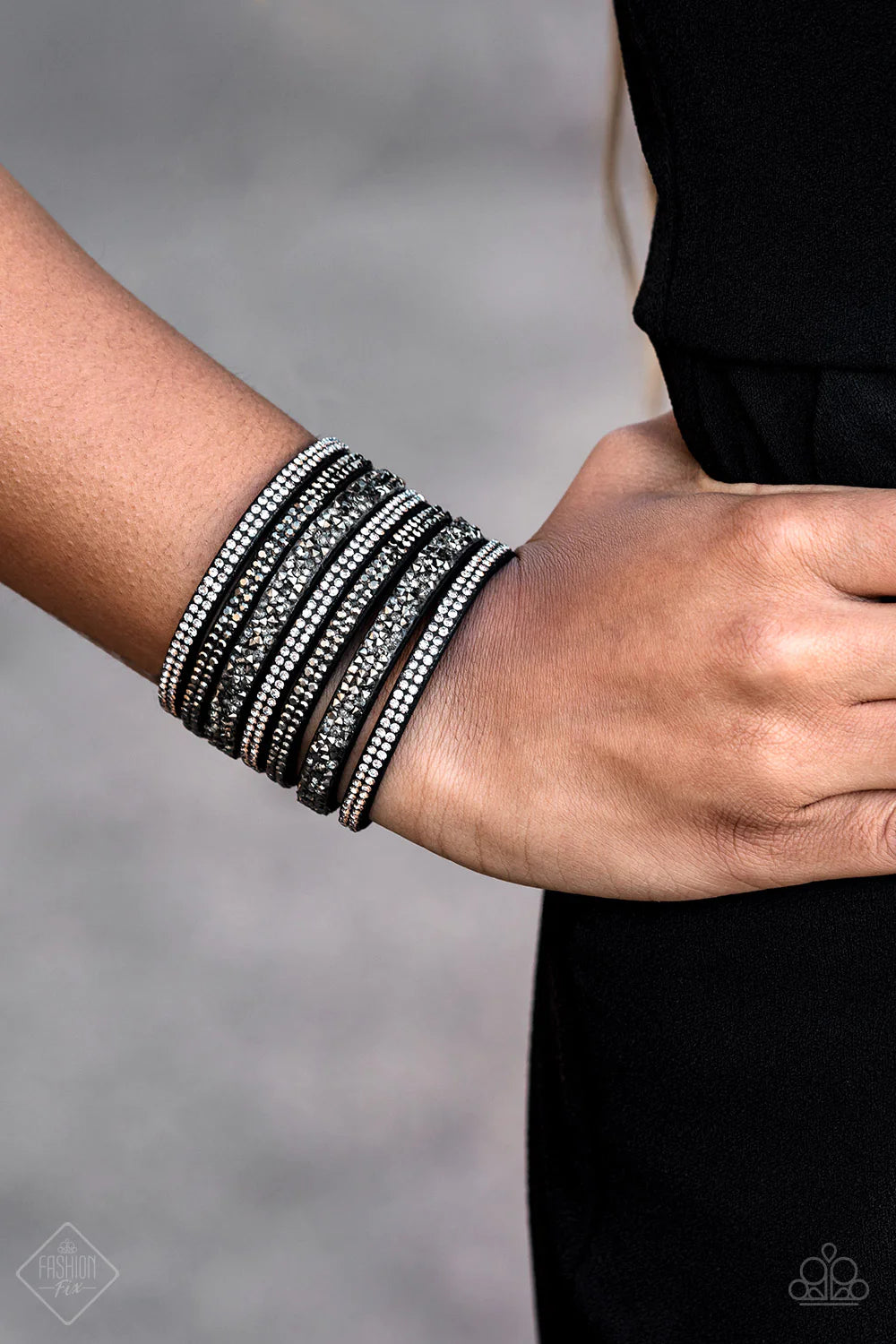 Paparazzi Rebellious Shine- Black
