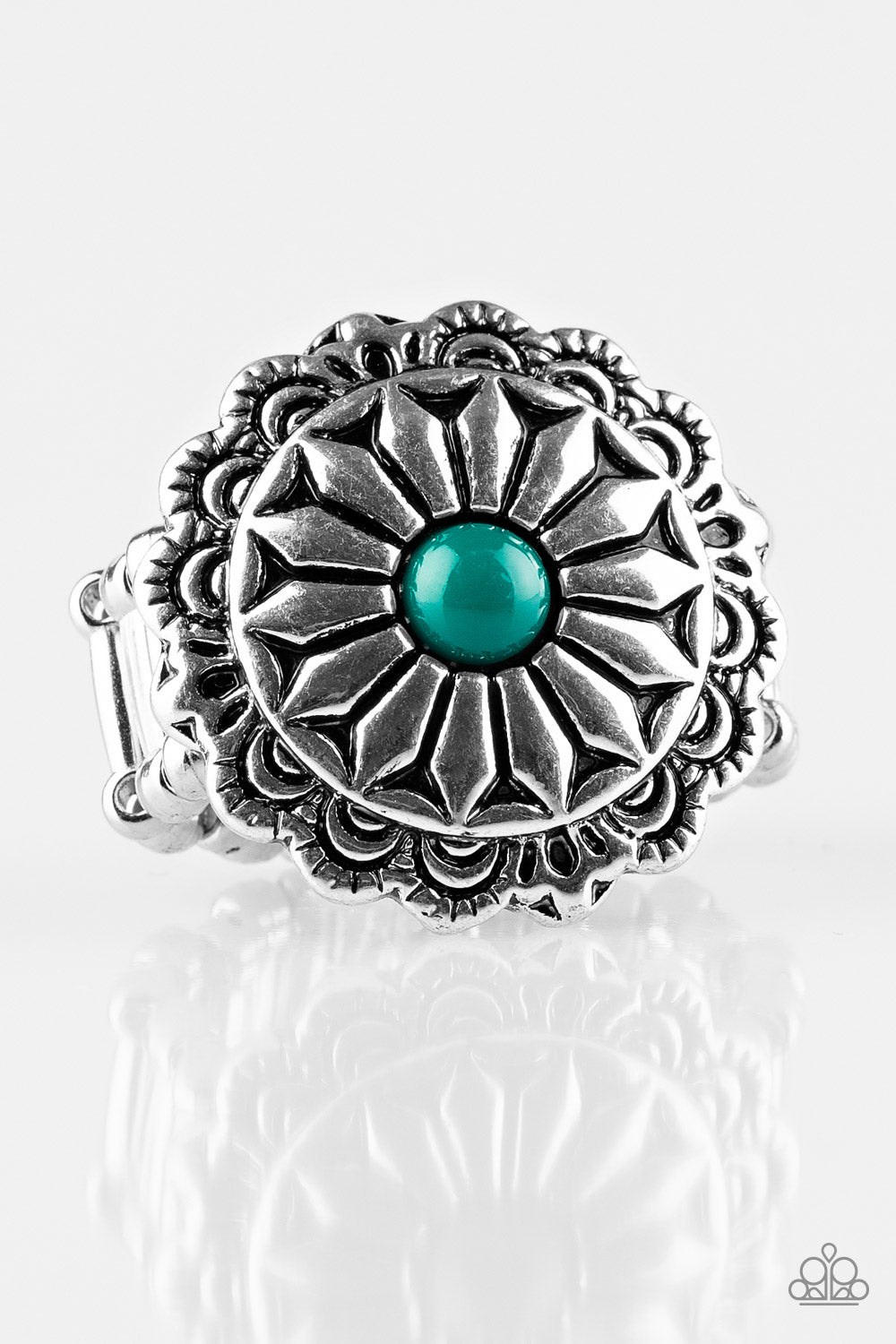 Paparazzi Daringly Daisy - Black