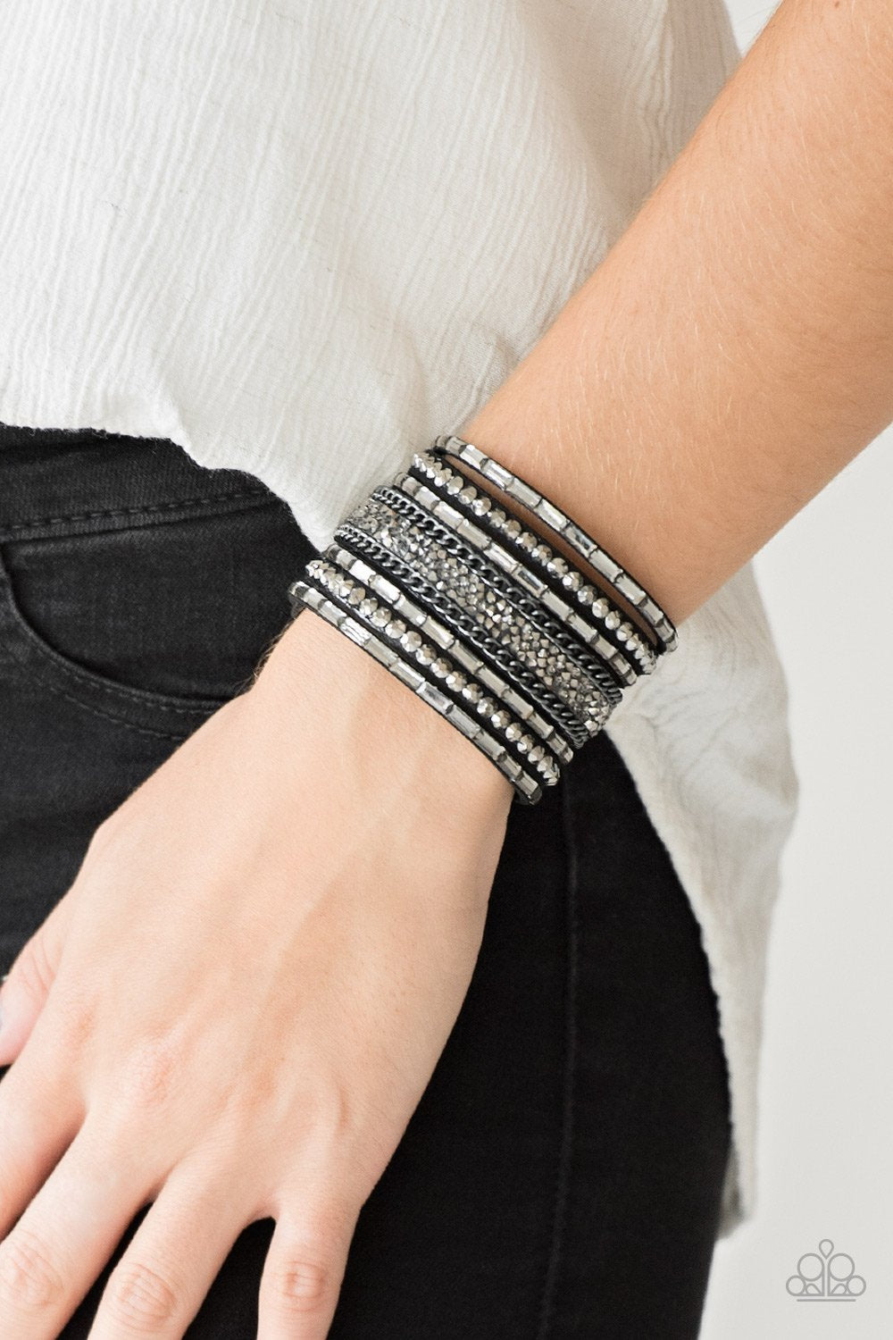 Paparazzi Rhinestone Rumble - Black