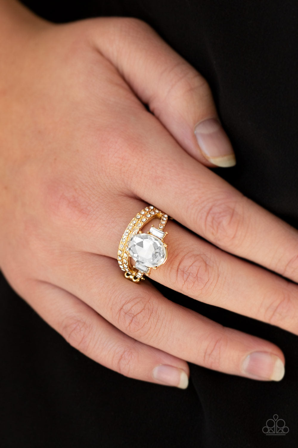 Paparazzi Bling Queen- Gold