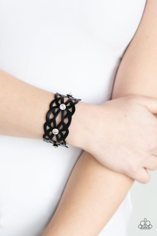 Paparazzi Runaway Radiance - Black