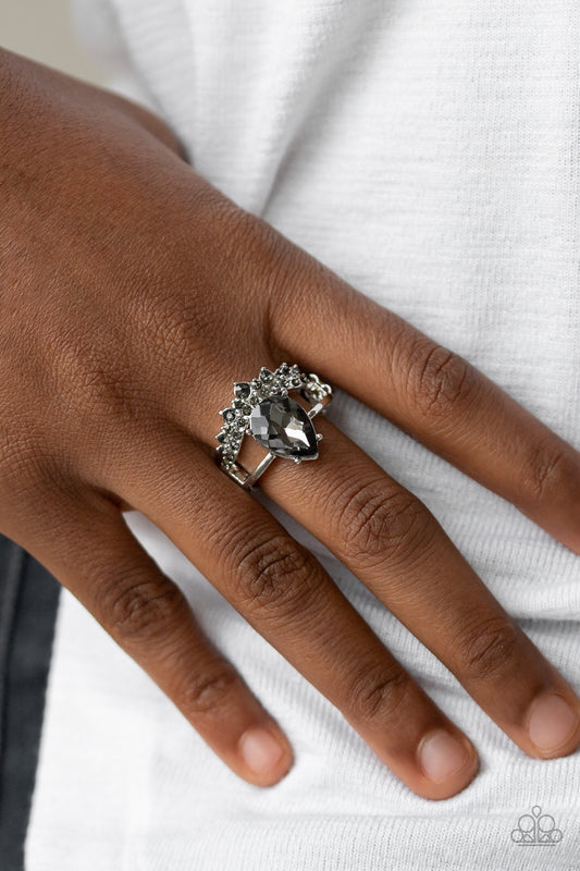 Paparazzi If The Crown Fits - Silver