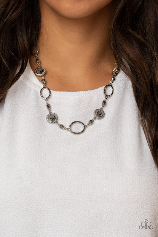 Paparazzi Pushing Your LUXE - Silver Set
