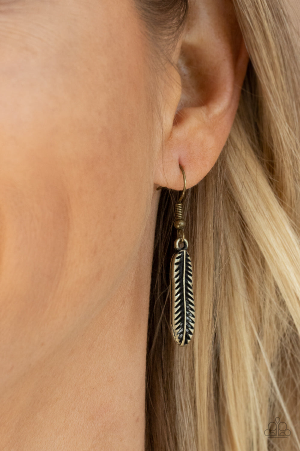 Paparazzi Queen of the QUILL - Brass