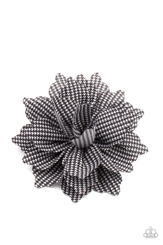 Paparazzi Plaid Prairies - Black