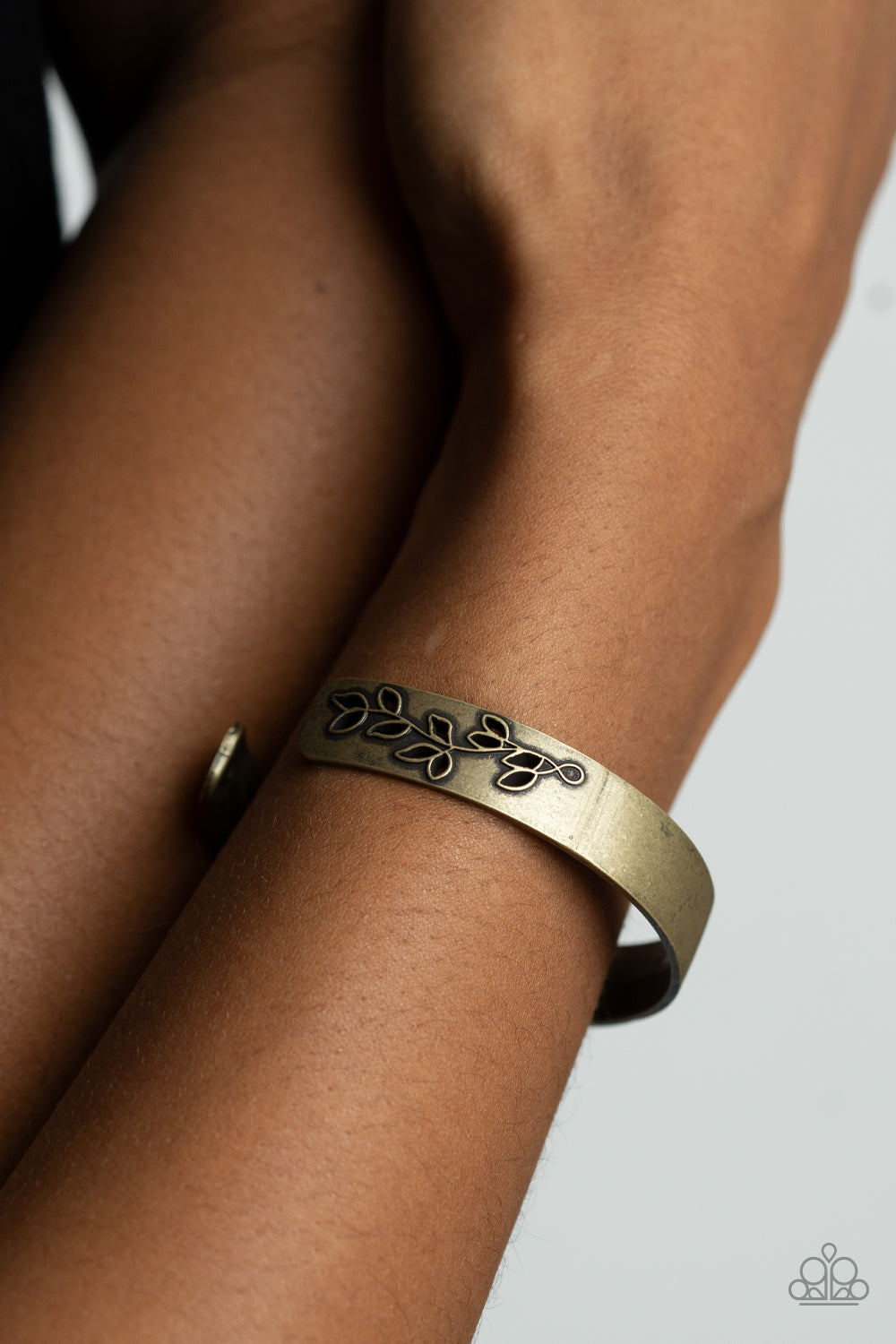 Paparazzi Frond Fable - Brass