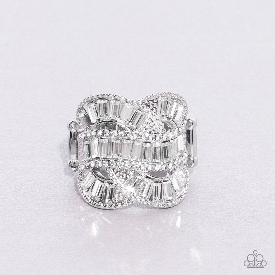 Paparazzi Six-Figure Flex - White